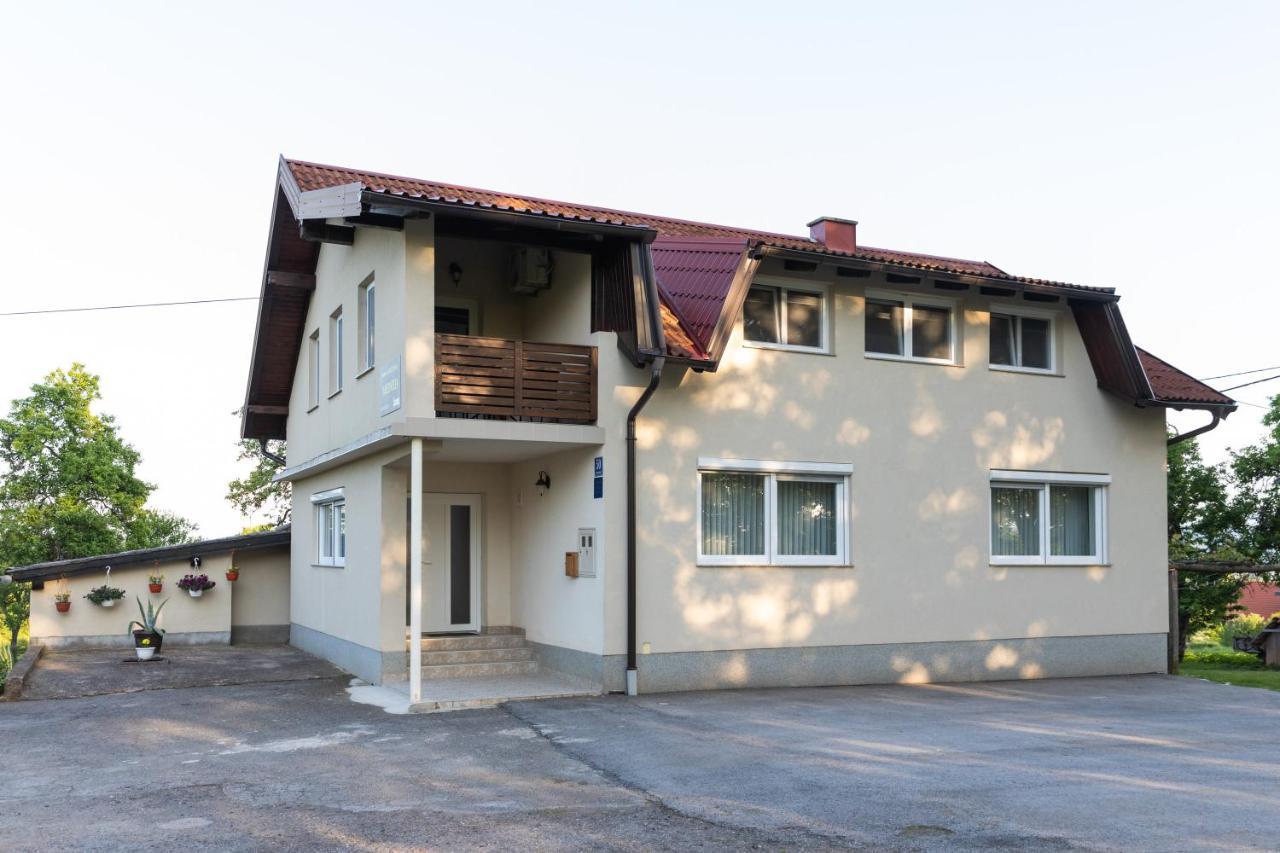 Apartman Medved Slunj Ngoại thất bức ảnh