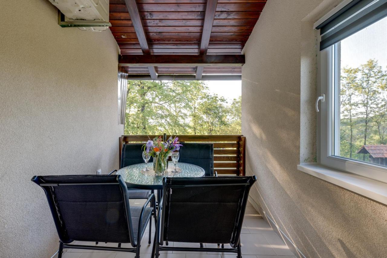 Apartman Medved Slunj Ngoại thất bức ảnh